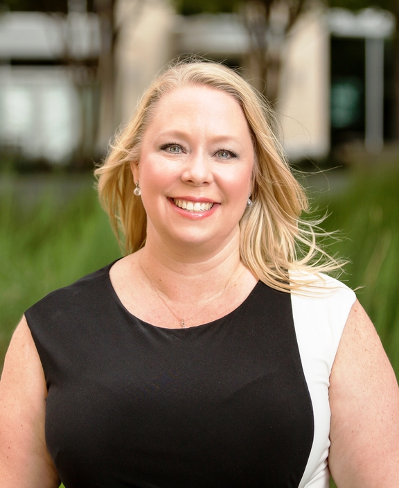 Image of Lisa Martin